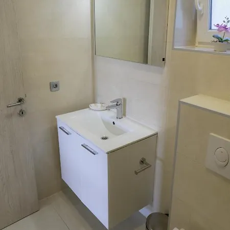 Apartment At Palm *