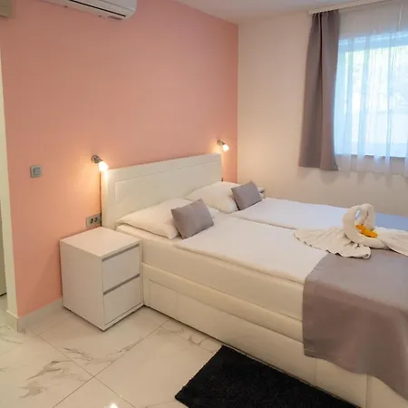 Apartment At Palm Vrsar